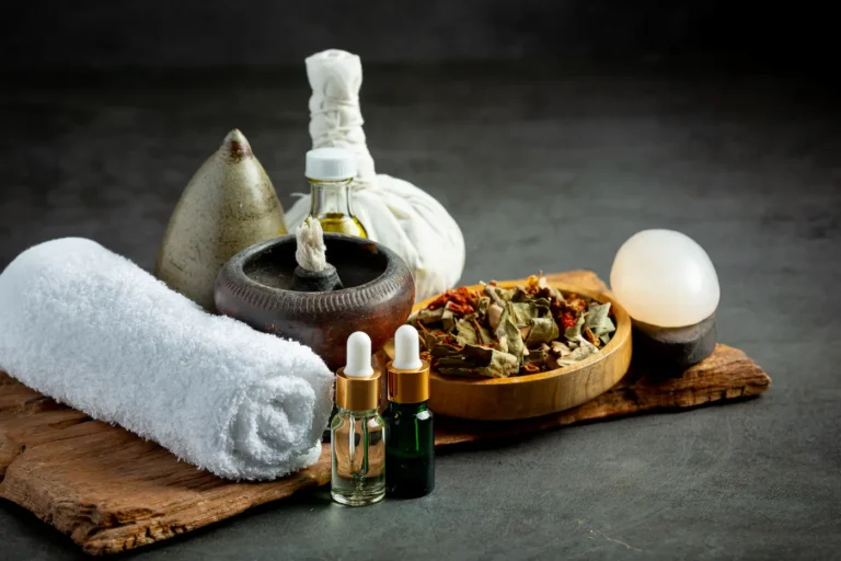 produits de spa sur une surface en bois